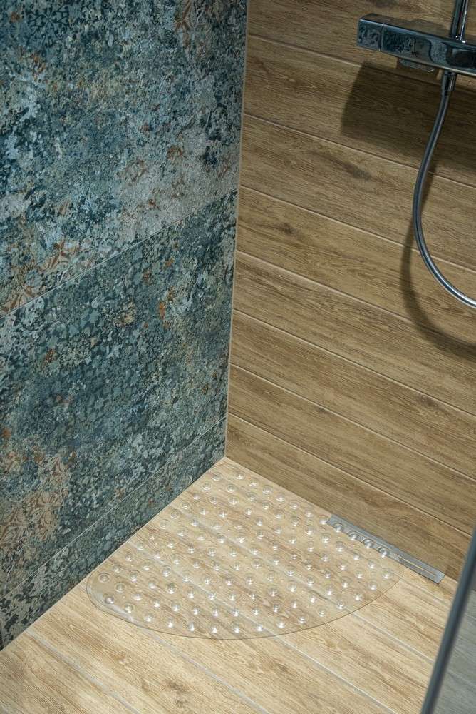 prozirna prostirka za tuširanje