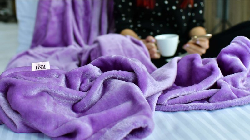 topla deka od mikrofibre 150 x 200 cm