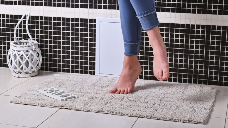 set pamučnih kupaonskih tepiha