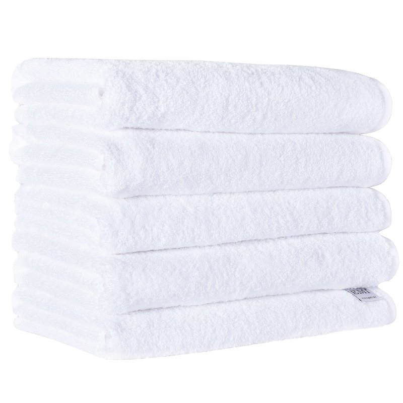 zaliha bijelih pamučnih ručnika