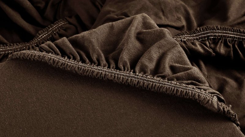 plahta od tamnosmeđeg žerseja