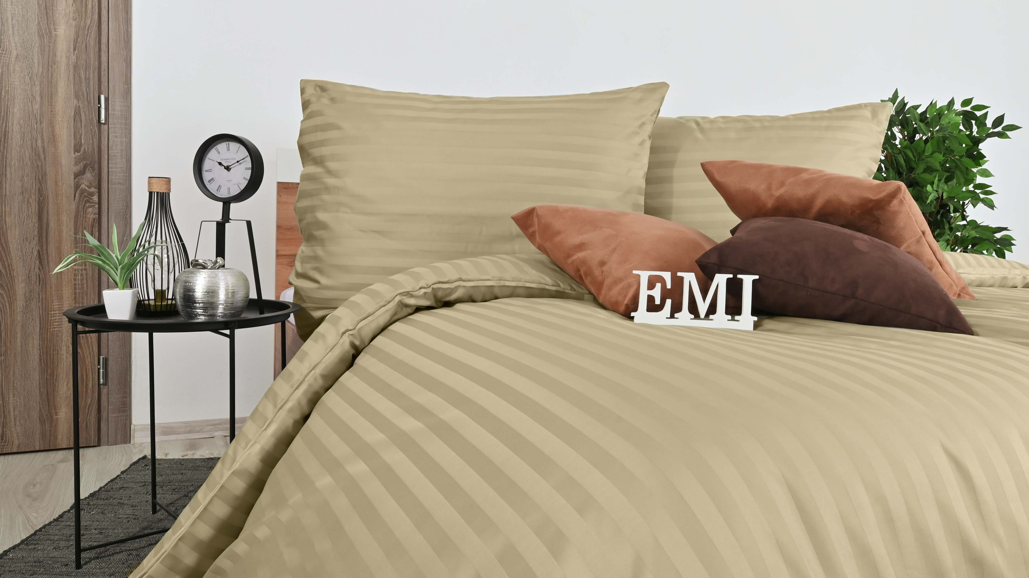 damask_cappuccino_emi_clothes