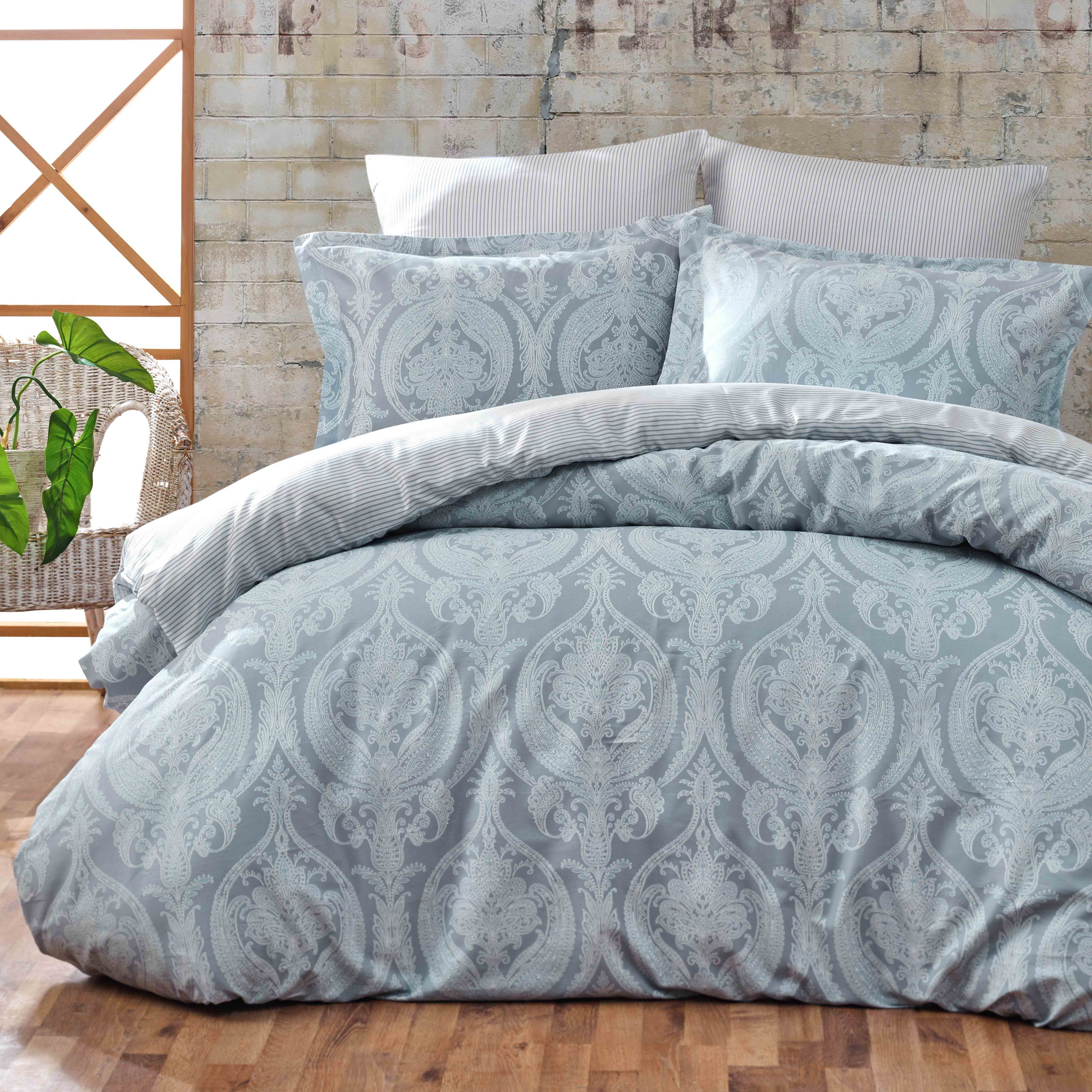 satenske_haljine_beneton_emi