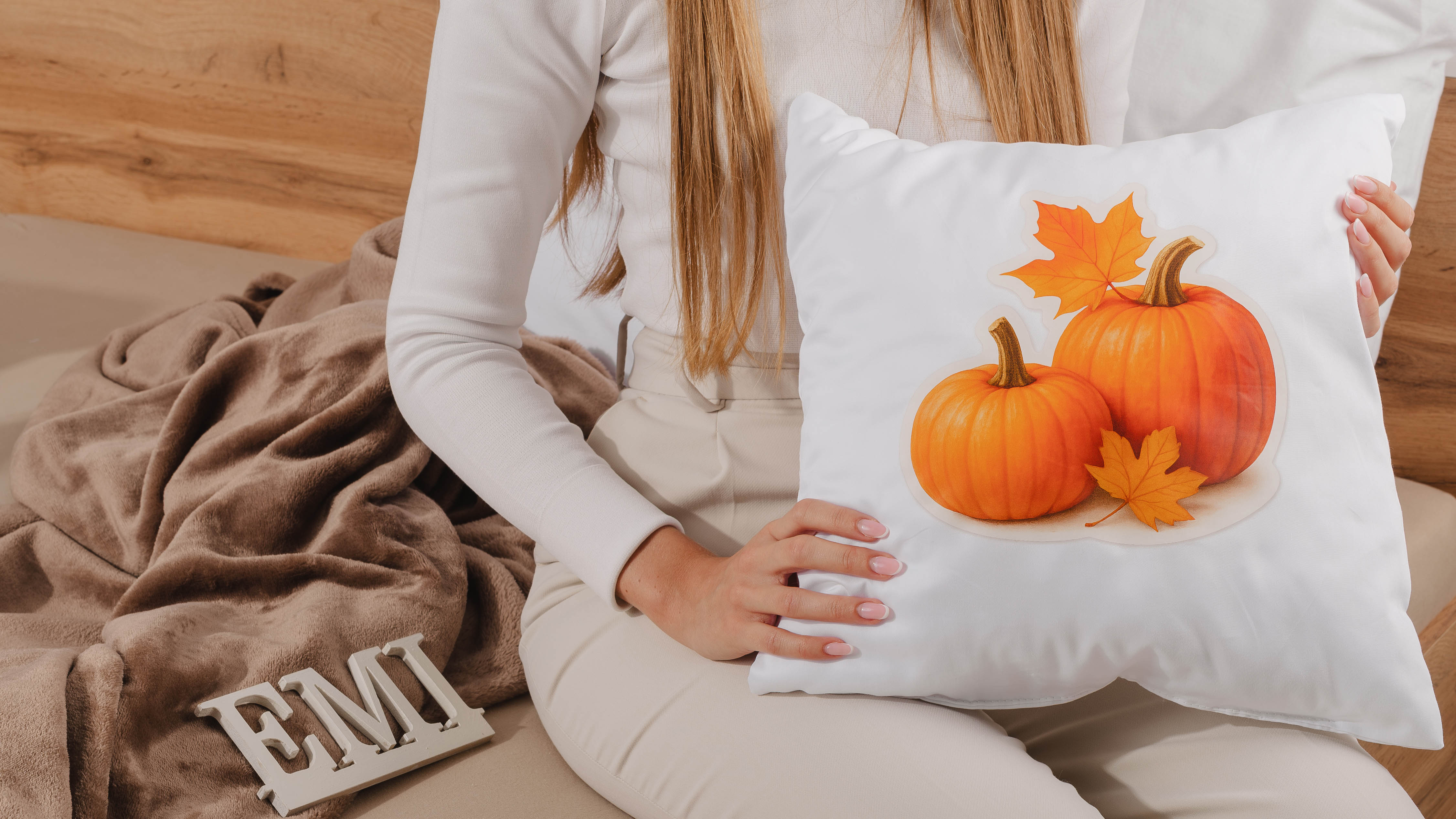 jastuk_s_reljefnim_uzorkom_bundeve