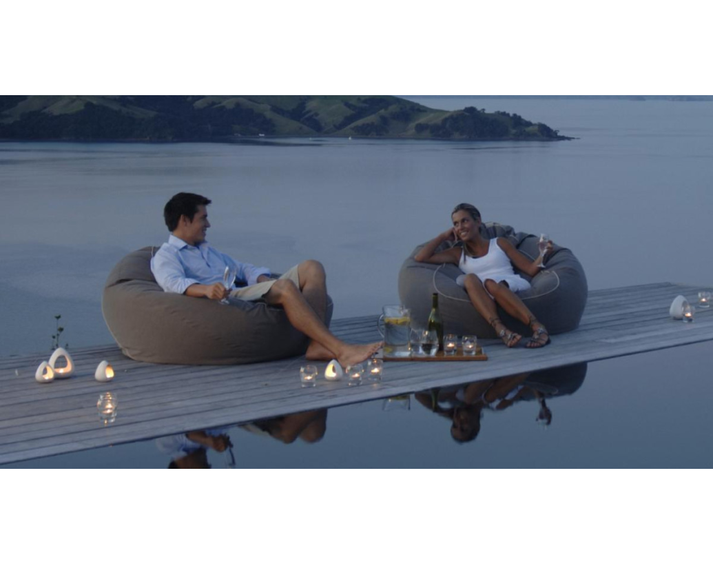 VANJSKE KLUPE ZA UDOBNO SJEDENJE ZA CIJELU OBITELJ 