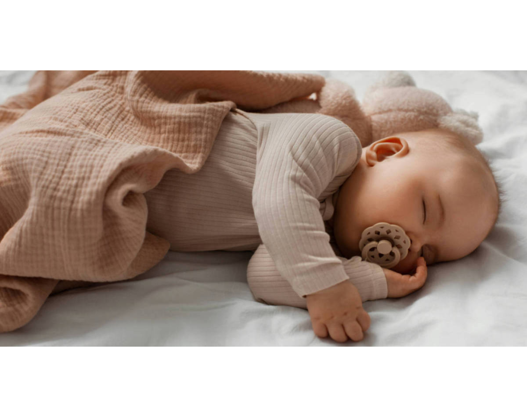 AKO MÁ SPAŤ NOVORODENEC V POSTIEĽKE?